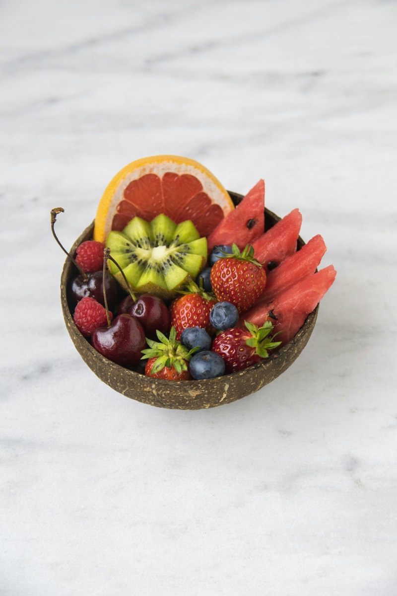 Bol de fruits rouges, fraises et framboises